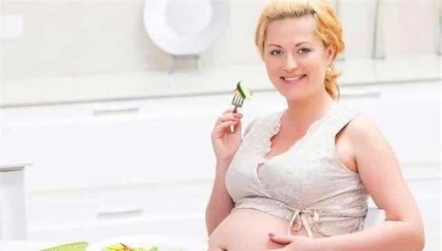 适合6-7个月大宝宝的关键营养素及其食物选择